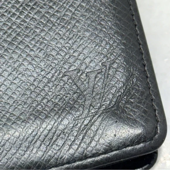 Louis Vuitton Taiga Leather Long Wallet – LV Authentic Vintage - Picture 5 of 10